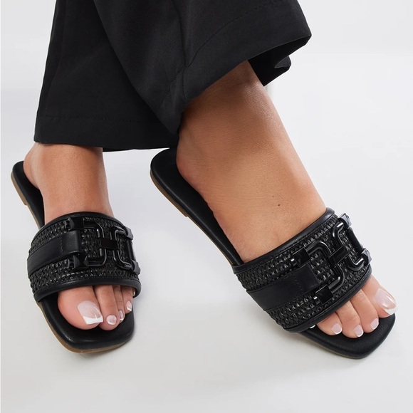 Elegant Fashion Nova Black Women's Slide Sandals Size 11 - Picture 1 of 7